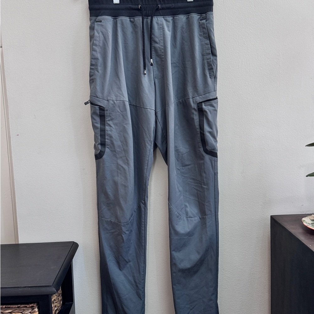 Under Armour Men's Charcoal Cargo Pants